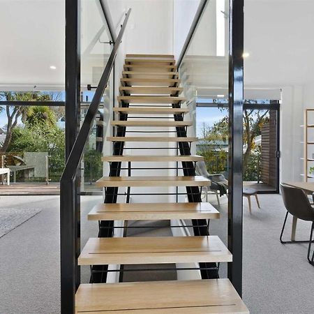 Architectural Urban Diamond Villa Christchurch Exterior foto