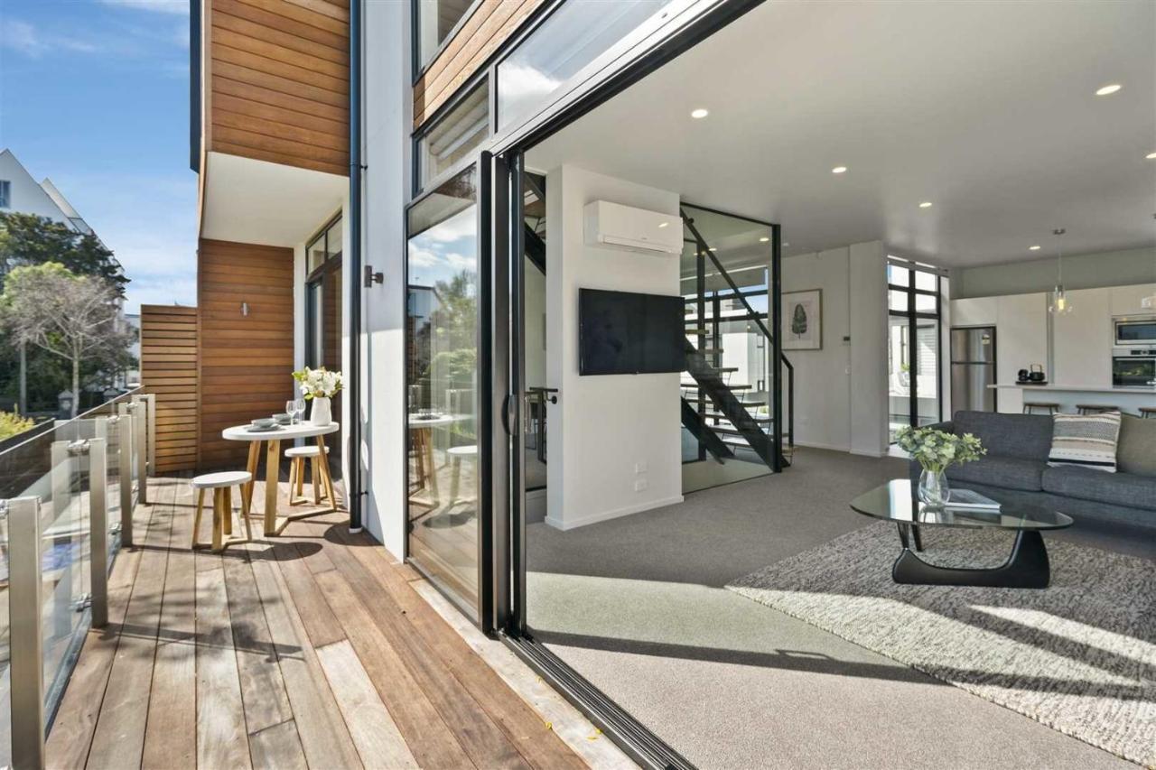 Architectural Urban Diamond Villa Christchurch Exterior foto