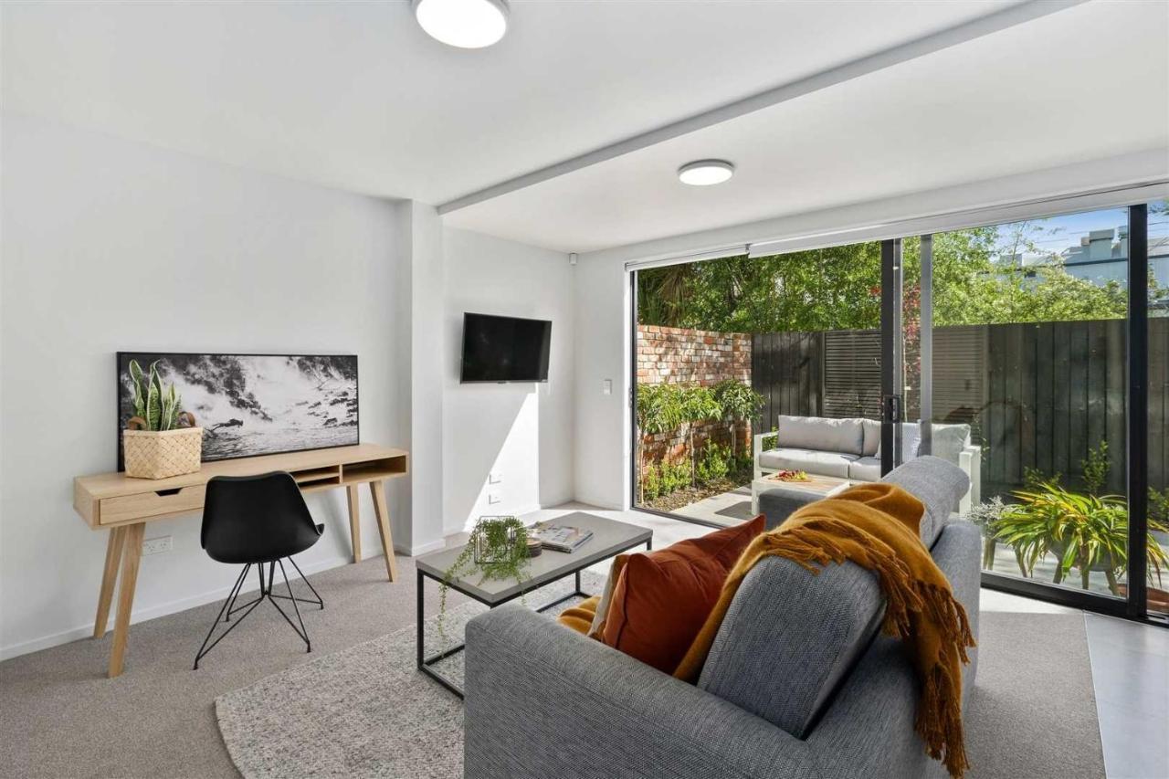 Architectural Urban Diamond Villa Christchurch Exterior foto